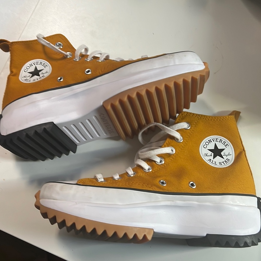 Converse Run Star Hike in Saffron Yellow/White/Black